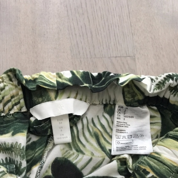 H&M High Waist Leaf Botanical Vacation Print Paper Bag Pants - Picture 3 of 3